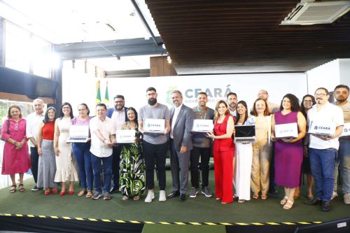 Foto: Valorização da educação: Governo do Ceará entrega mais de 2 mil notebooks para professores da rede estadual